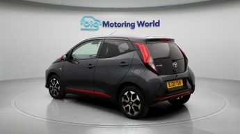 Toyota AYGO VVT-I X-TREND X-SHIFT TSS