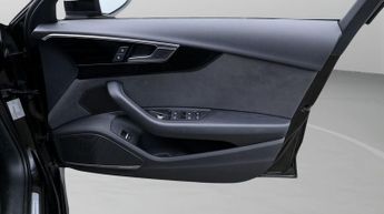 Audi A4 Avant AVANT TFSI S LINE BLACK EDITION