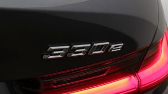 BMW 3 Series 330E M SPORT
