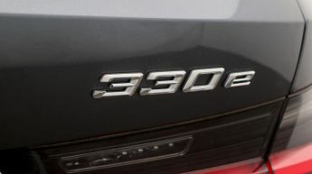 BMW 3 Series 330E SE PRO