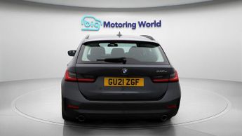 BMW 3 Series 330E SE PRO