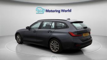 BMW 3 Series 330E SE PRO
