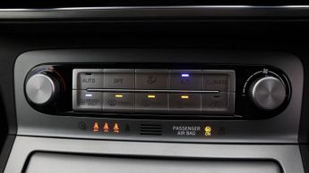 Hyundai KONA PREMIUM