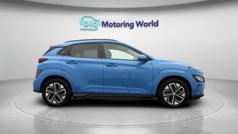 Hyundai KONA PREMIUM