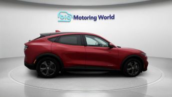 Ford Mustang Mach-E BASE