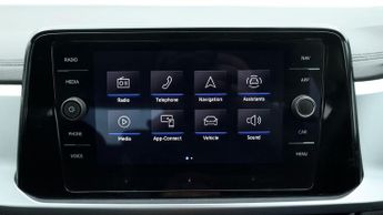 Volkswagen T-Roc LIFE TSI DSG