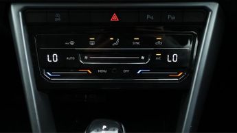 Volkswagen T-Roc LIFE TSI DSG