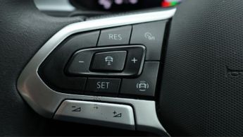 Volkswagen T-Roc LIFE TSI DSG