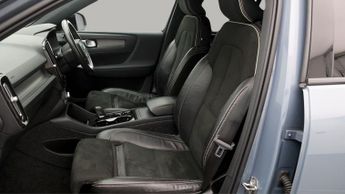 Volvo XC40 B4 R-DESIGN