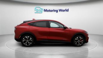 Ford Mustang Mach-E BASE