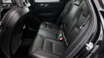 Volvo XC60 B5 MOMENTUM AWD