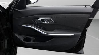 BMW 3 Series 330E SE PRO