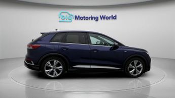 Audi Q4 e-tron S LINE