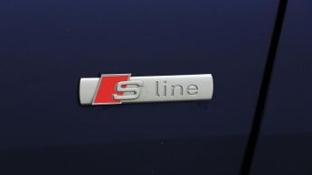 Audi Q4 e-tron S LINE