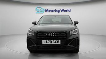 Audi Q2 TFSI S LINE BLACK EDITION