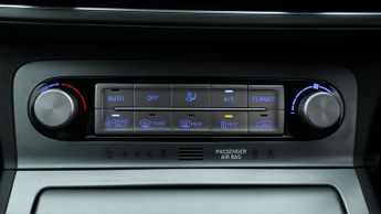 Hyundai KONA PREMIUM