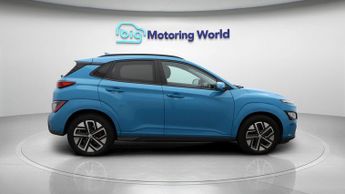 Hyundai KONA PREMIUM