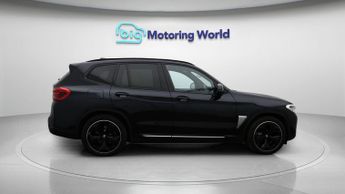 BMW iX3 PREMIER EDITION