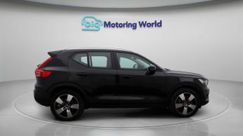 Volvo XC40 B4 MOMENTUM