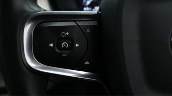 Volvo XC40 B4 MOMENTUM