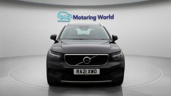 Volvo XC40 B4 MOMENTUM