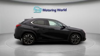 Lexus UX 250H PLUS