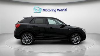 Audi Q2 TFSI S LINE BLACK EDITION