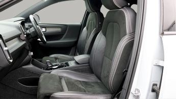 Volvo XC40 T3 R-DESIGN PRO