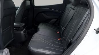 Ford Mustang Mach-E BASE