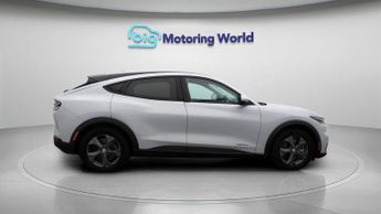 Ford Mustang Mach-E BASE