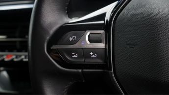 Peugeot E-2008 ALLURE PREMIUM