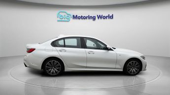 BMW 3 Series 330E M SPORT