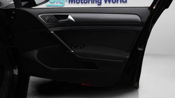 Volkswagen Golf SE NAVIGATION TDI DSG