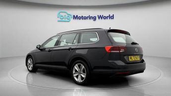 Volkswagen Passat SE NAV TDI DSG