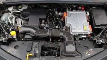 Renault Captur E-TECH ENGINEERED