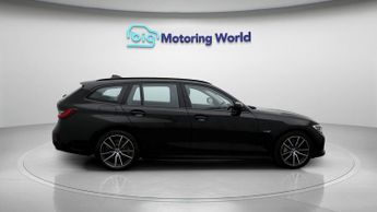 BMW 3 Series 330E SPORT PRO