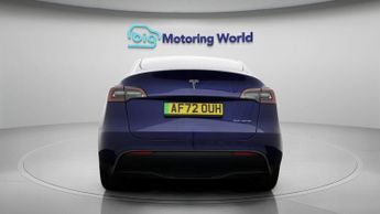 Tesla Model Y LONG RANGE AWD