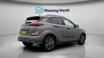 Hyundai KONA PREMIUM