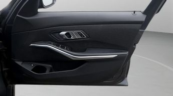 BMW 3 Series 330E SE PRO