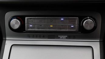 Hyundai KONA PREMIUM