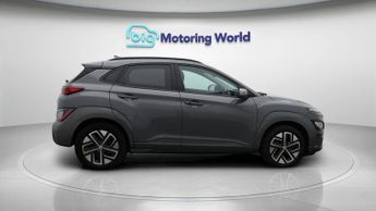 Hyundai KONA PREMIUM