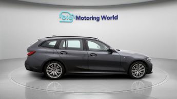 BMW 3 Series 330E M SPORT