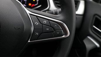 Renault Captur TECHNO E-TECH
