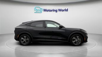 Ford Mustang Mach-E BASE