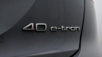 Audi Q4 e-tron S LINE