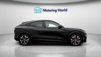 Ford Mustang Mach-E BASE