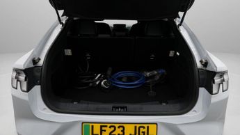 Ford Mustang Mach-E BASE