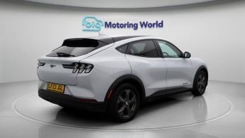 Ford Mustang Mach-E BASE