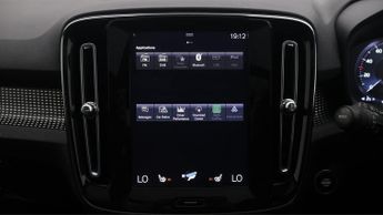 Volvo XC40 RECHARGE T5 R-DESIGN PRO