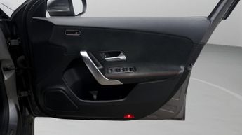 Mercedes-Benz A Class A 180 AMG LINE EXECUTIVE